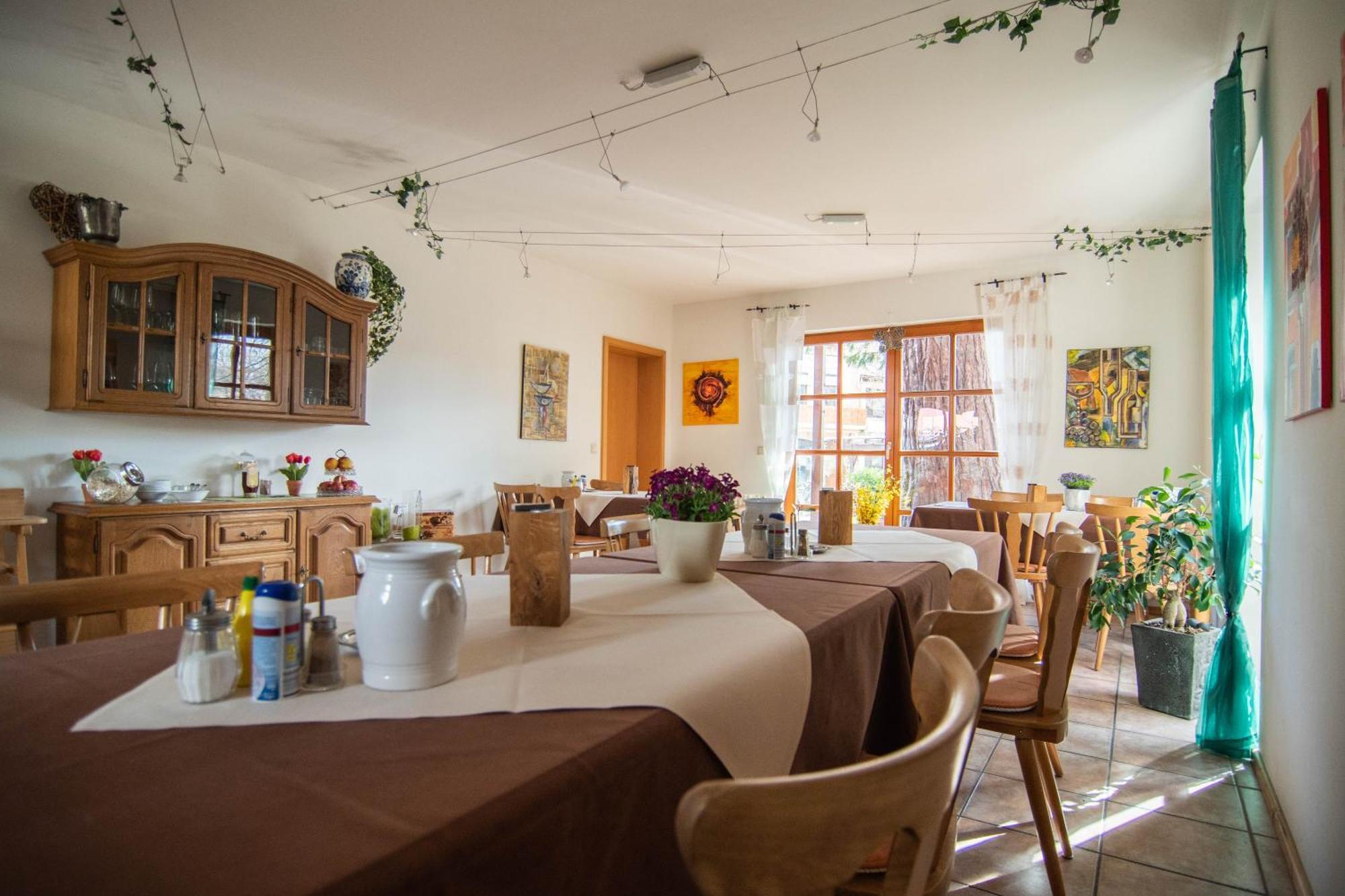Gaestehaus Hellmer Neustadt an der Weinstraße Екстериор снимка